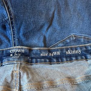 Crown & Ivy size 24w skinny jeans